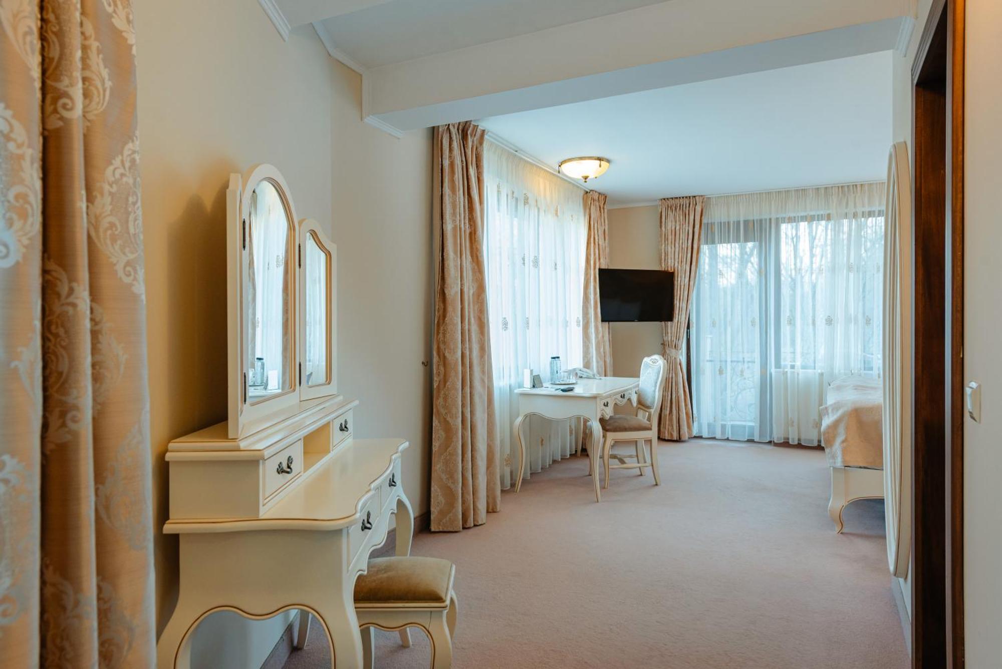 Sungarden Golf & Spa Resort Baciu  Buitenkant foto