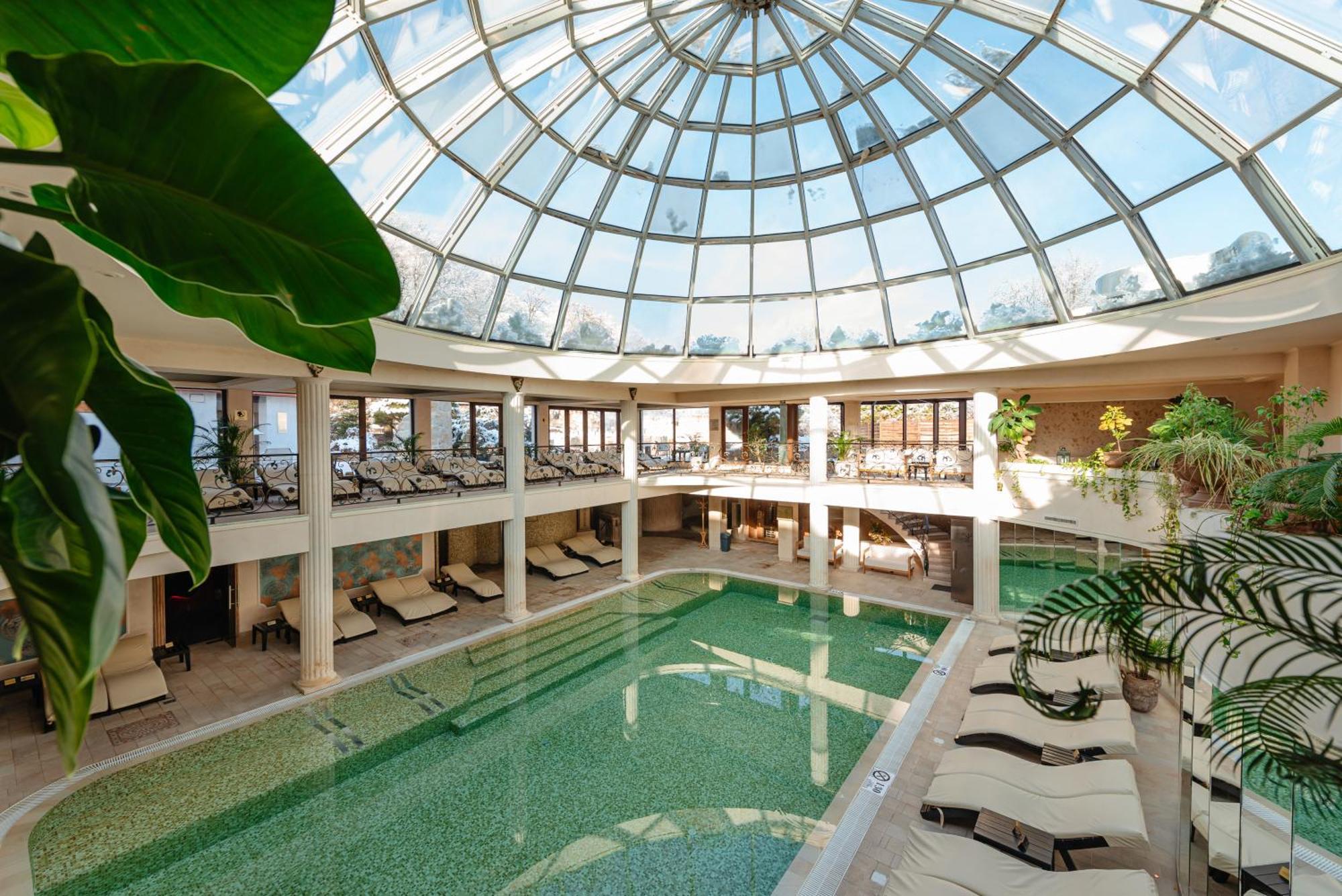 Sungarden Golf & Spa Resort Baciu  Buitenkant foto