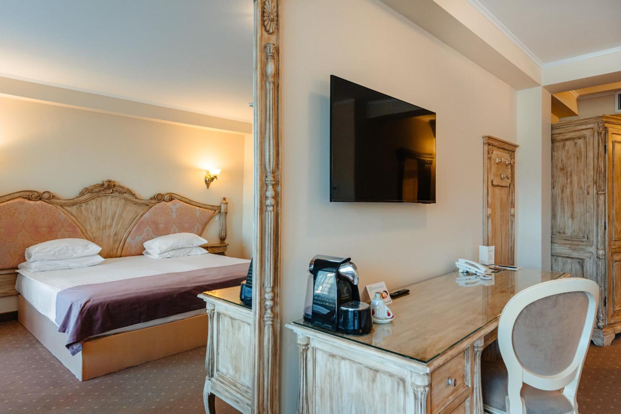 Sungarden Golf & Spa Resort Baciu  Buitenkant foto
