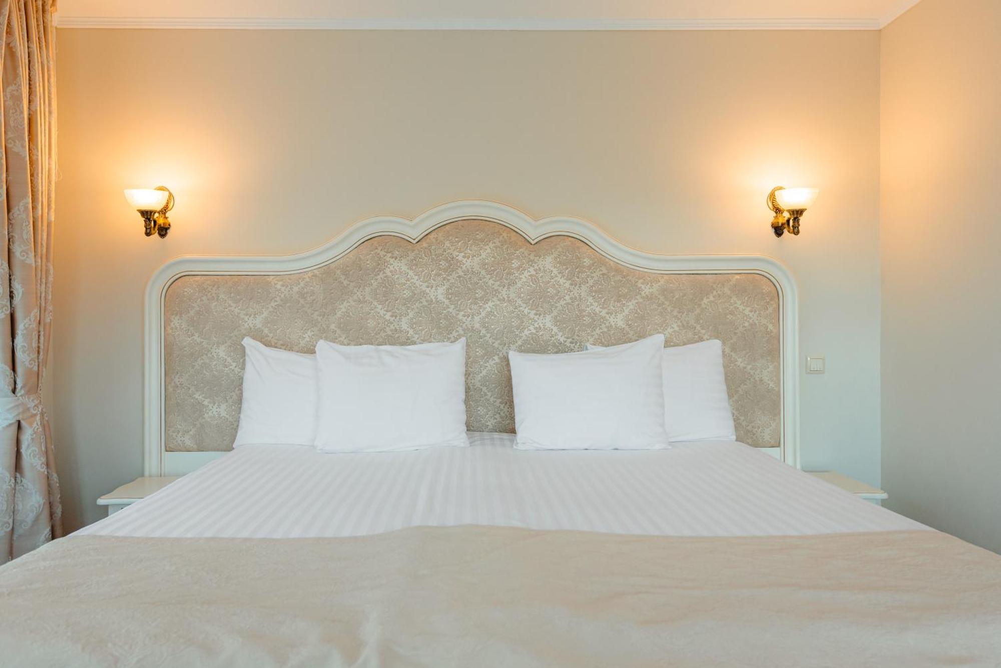 Sungarden Golf & Spa Resort Baciu  Buitenkant foto